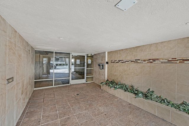 77 Fairmount Ave 220, Oakland, CA 94611