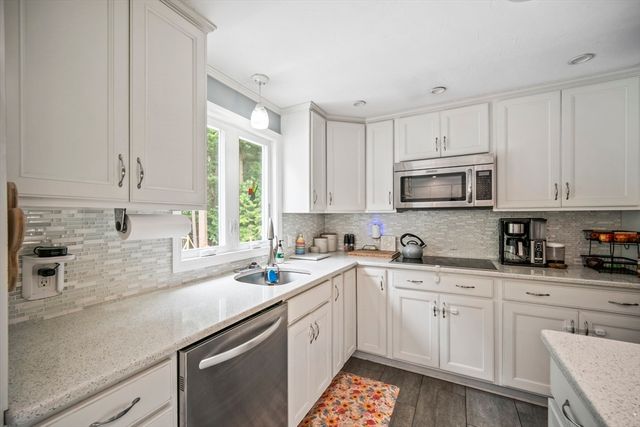 148 Rachel Dr, Taunton, MA 02780