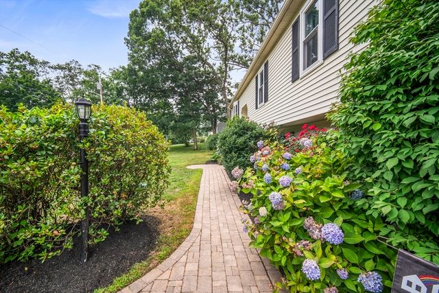 148 Rachel Dr, Taunton, MA 02780