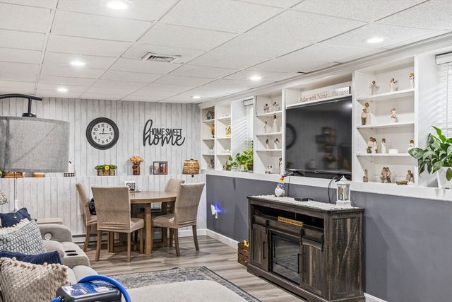 148 Rachel Dr, Taunton, MA 02780