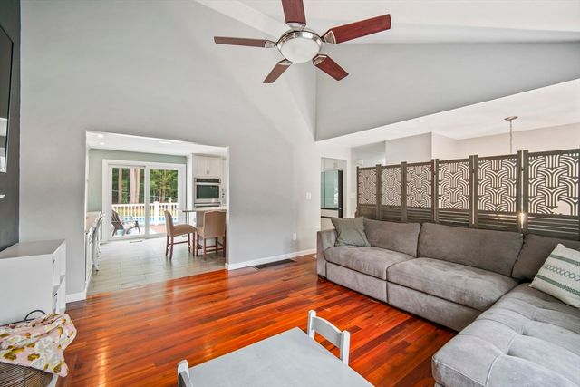 148 Rachel Dr, Taunton, MA 02780
