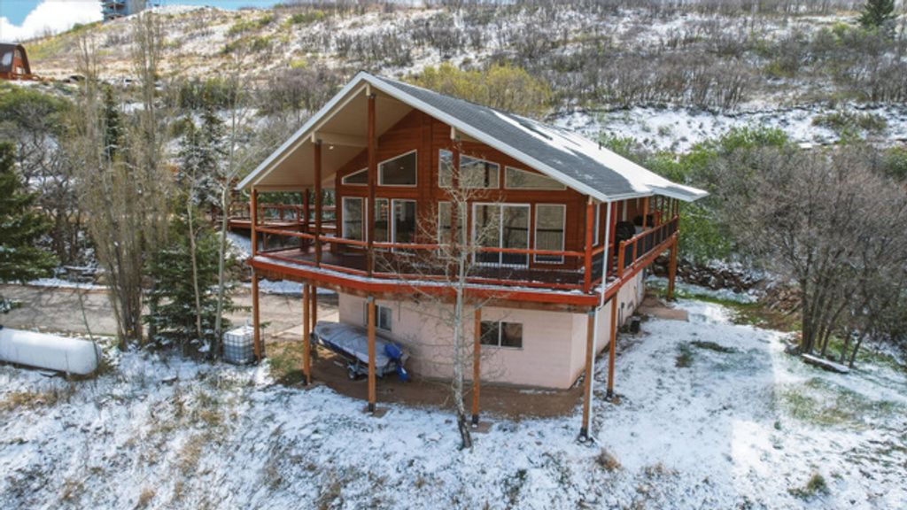 Image 2 of property listing at 4186 OAKVIEW DR, Coalville, UT 84017