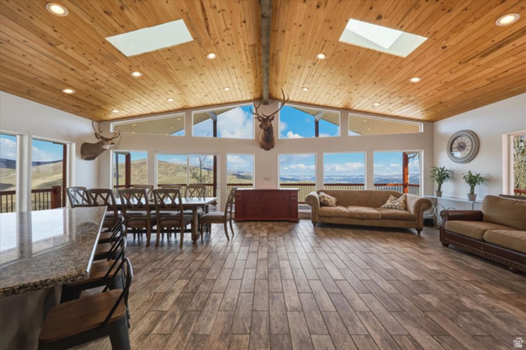 Image 5 of property listing at 4186 OAKVIEW DR, Coalville, UT 84017