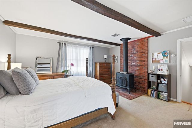 15 Colgate Road, Oakland, NJ 07436