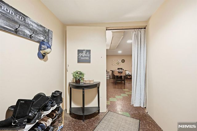 15 Colgate Road, Oakland, NJ 07436