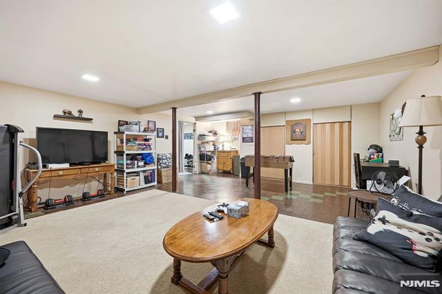 15 Colgate Road, Oakland, NJ 07436