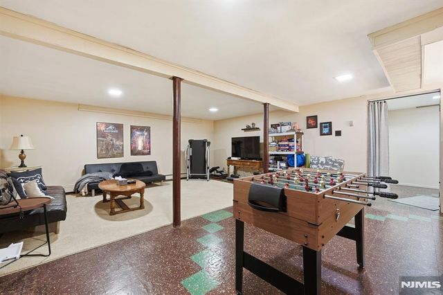 15 Colgate Road, Oakland, NJ 07436