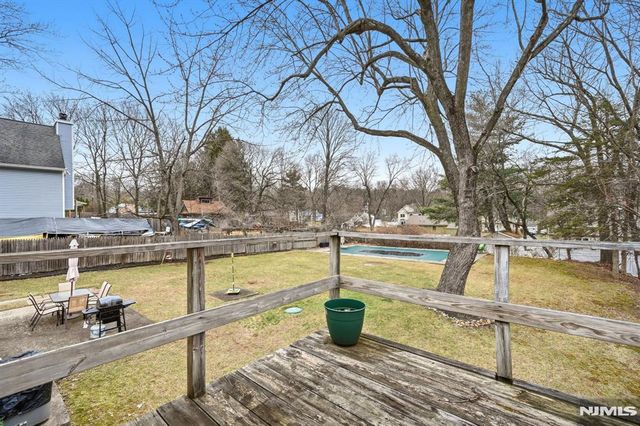 15 Colgate Road, Oakland, NJ 07436