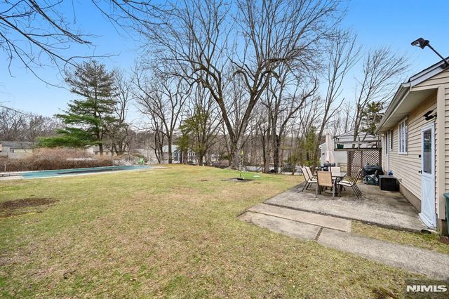 15 Colgate Road, Oakland, NJ 07436