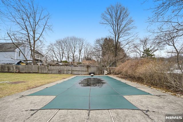 15 Colgate Road, Oakland, NJ 07436