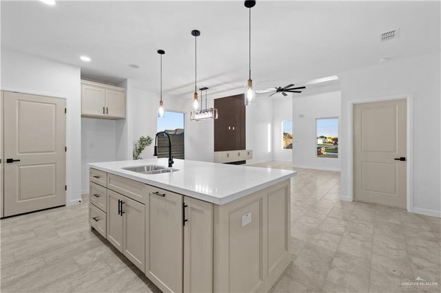 2713 E Comal Road, Edinburg, TX 78542