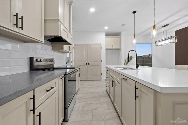 2713 E Comal Road, Edinburg, TX 78542