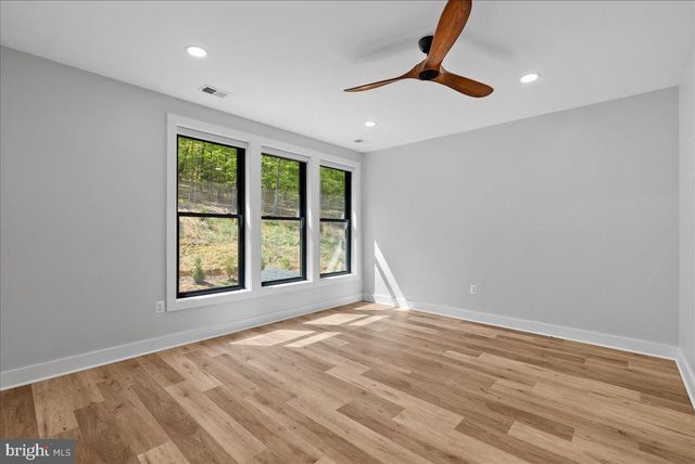 138 WOODED LN, Front Royal, VA 22630