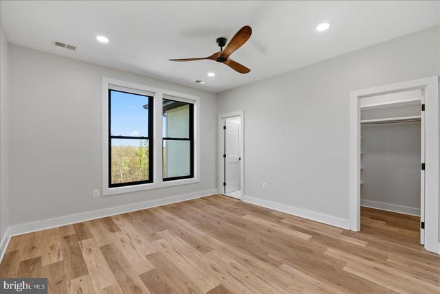 138 WOODED LN, Front Royal, VA 22630