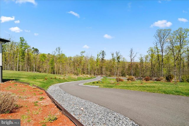 138 WOODED LN, Front Royal, VA 22630