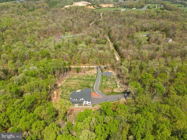 138 WOODED LN, Front Royal, VA 22630