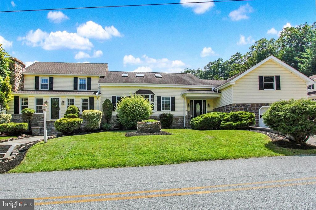 7877 GNATSTOWN RD, Hanover, PA 17331