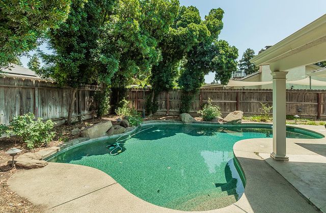 75 Adler Avenue, Clovis, CA 93612