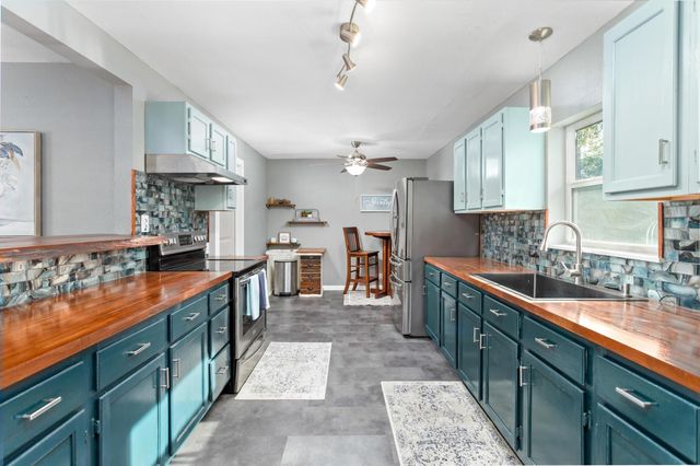 1007 N Pine Street, Woodville, TX 75979