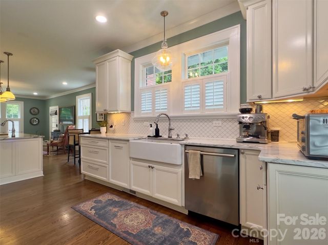 2021 Dilworth Road W, Charlotte, NC 28203