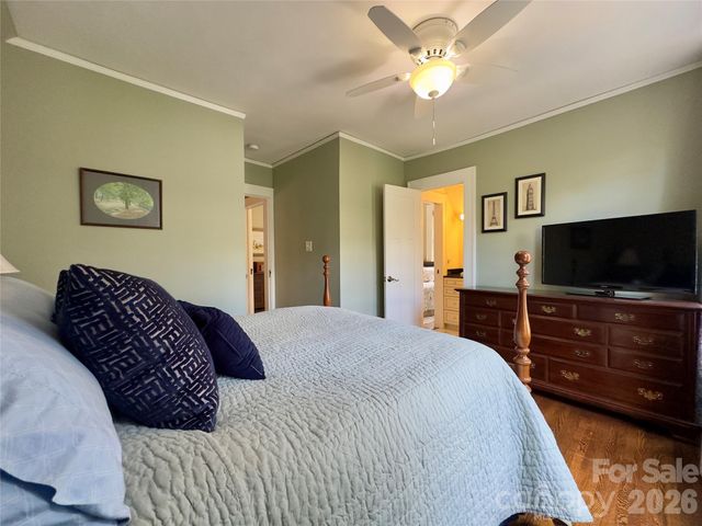 2021 Dilworth Road W, Charlotte, NC 28203