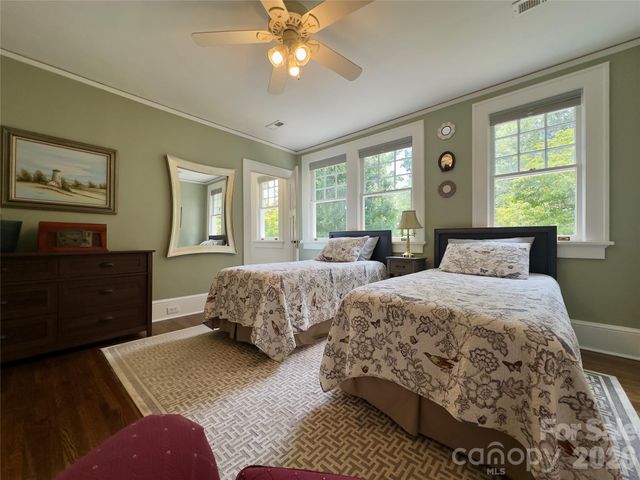 2021 Dilworth Road W, Charlotte, NC 28203