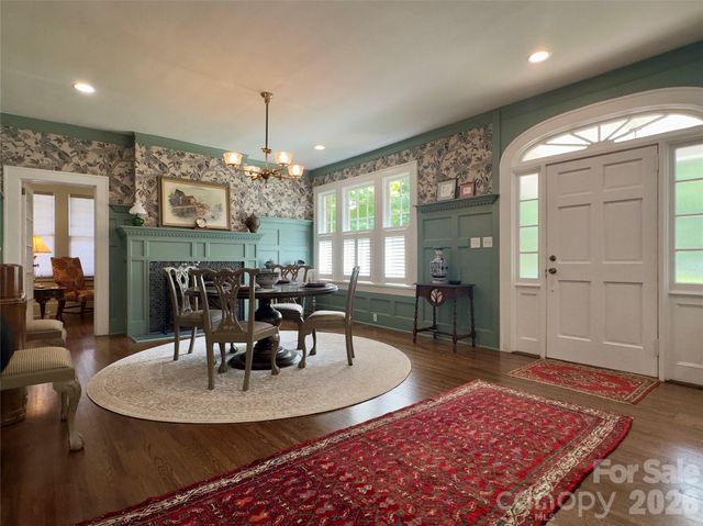 2021 Dilworth Road W, Charlotte, NC 28203