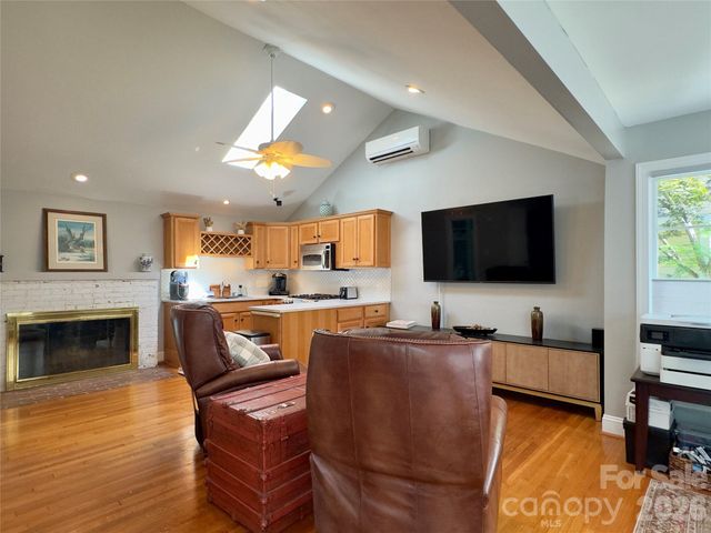 2021 Dilworth Road W, Charlotte, NC 28203
