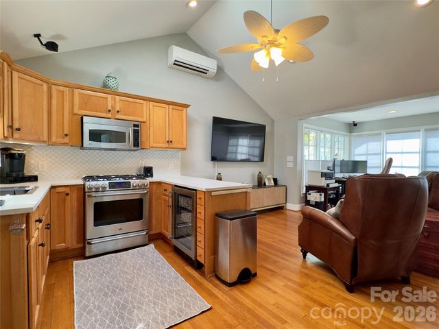 2021 Dilworth Road W, Charlotte, NC 28203