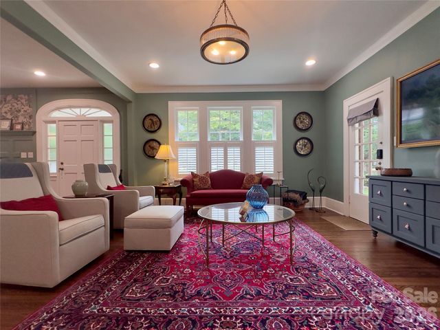 2021 Dilworth Road W, Charlotte, NC 28203