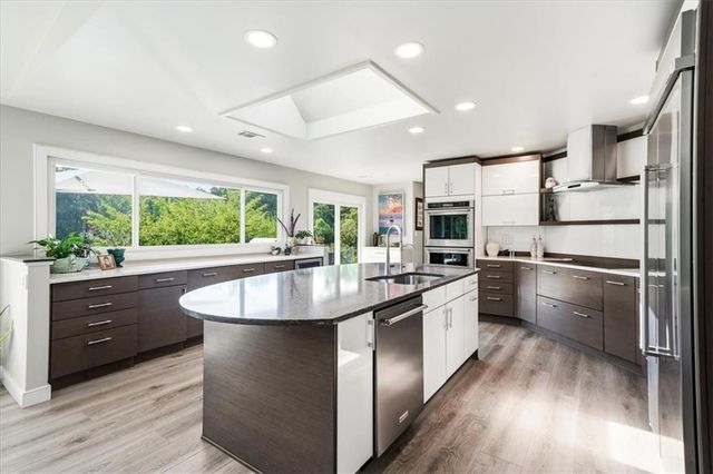 1085 Lake Charles Drive, Roswell, GA 30075