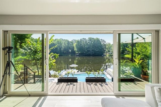 1085 Lake Charles Drive, Roswell, GA 30075