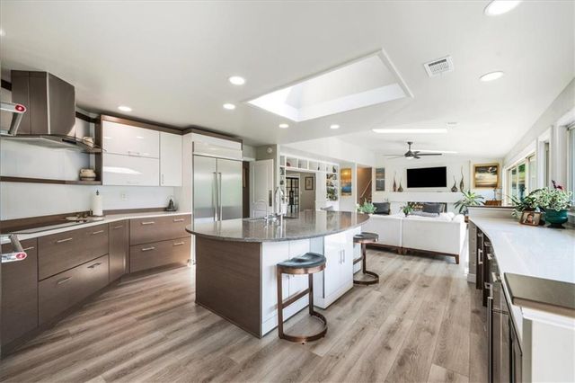 1085 Lake Charles Drive, Roswell, GA 30075