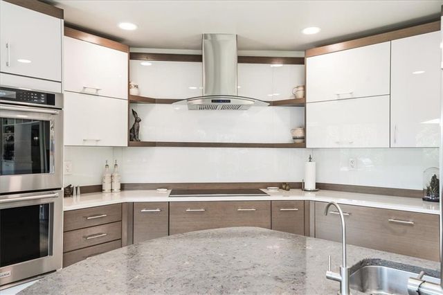 1085 Lake Charles Drive, Roswell, GA 30075