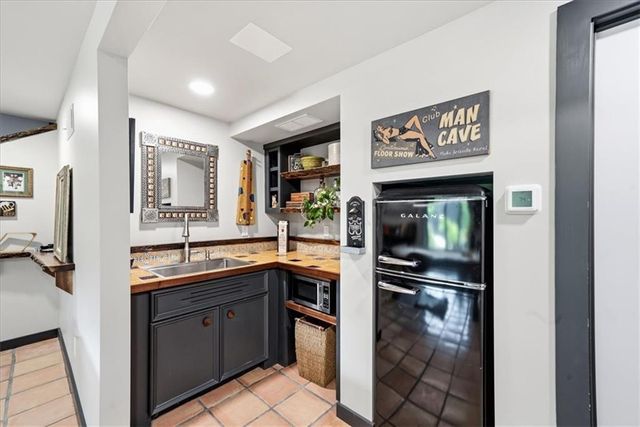 1085 Lake Charles Drive, Roswell, GA 30075