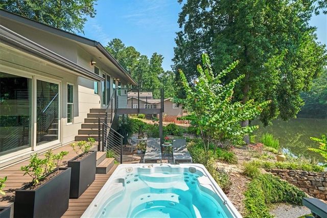 1085 Lake Charles Drive, Roswell, GA 30075