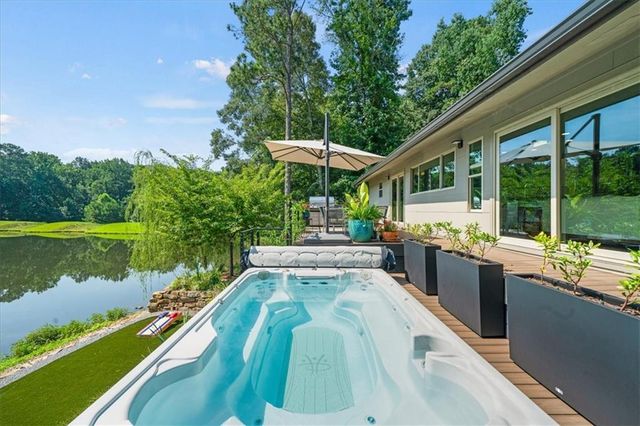 1085 Lake Charles Drive, Roswell, GA 30075