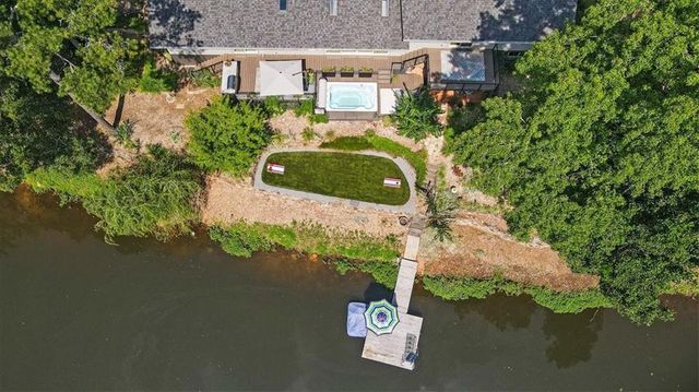 1085 Lake Charles Drive, Roswell, GA 30075
