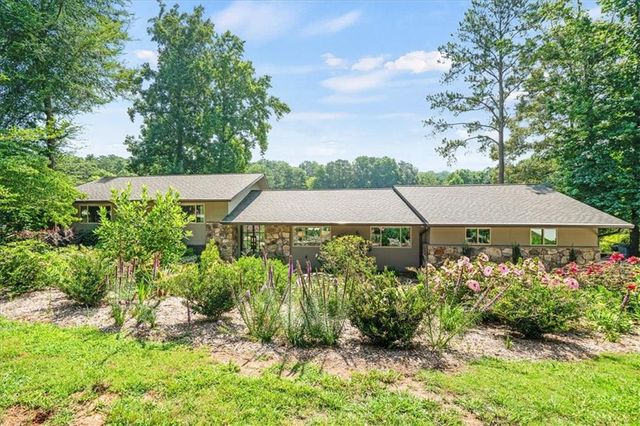 1085 Lake Charles Drive, Roswell, GA 30075