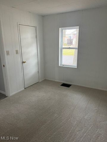 402 Kinzel Avenue, Zanesville, OH 43701