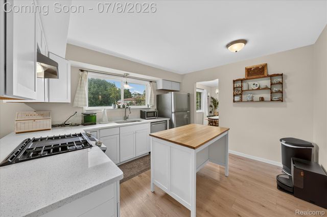 53962 Kirk Court, New Baltimore, MI 48047