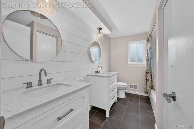 53962 Kirk Court, New Baltimore, MI 48047