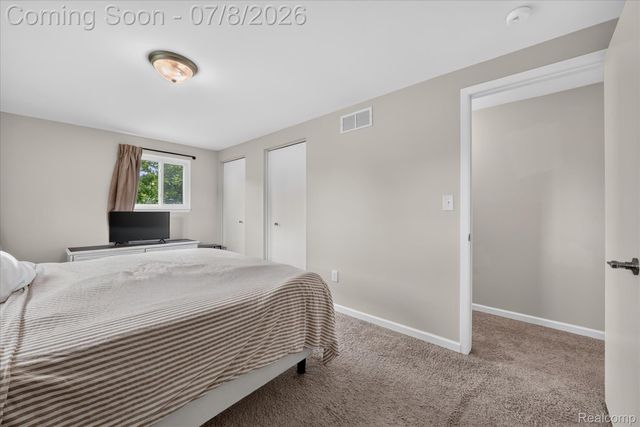 53962 Kirk Court, New Baltimore, MI 48047
