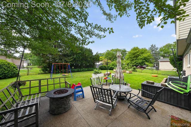 53962 Kirk Court, New Baltimore, MI 48047