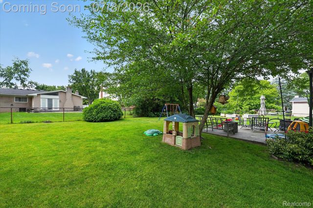 53962 Kirk Court, New Baltimore, MI 48047