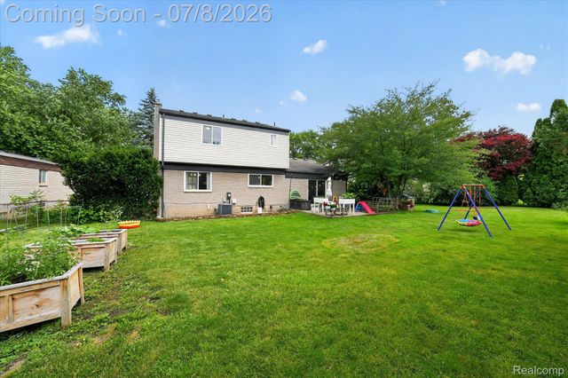 53962 Kirk Court, New Baltimore, MI 48047