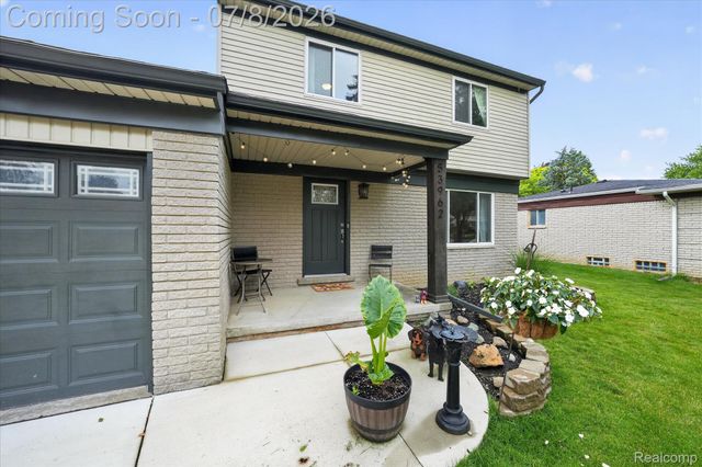 53962 Kirk Court, New Baltimore, MI 48047