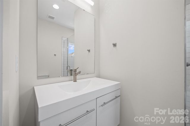 840 E 18th Street B, Charlotte, NC 28205