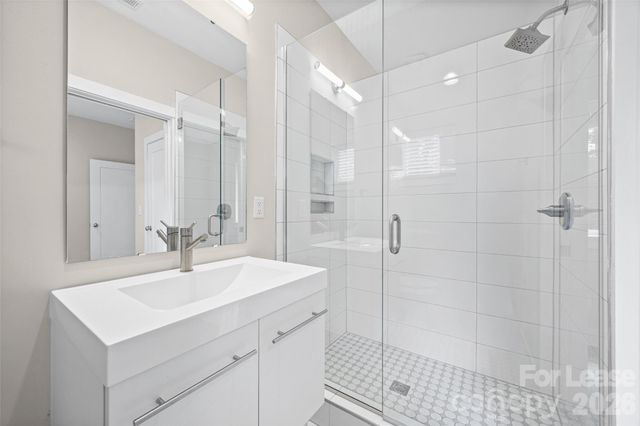 840 E 18th Street B, Charlotte, NC 28205