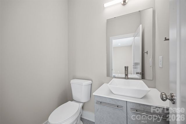 840 E 18th Street B, Charlotte, NC 28205